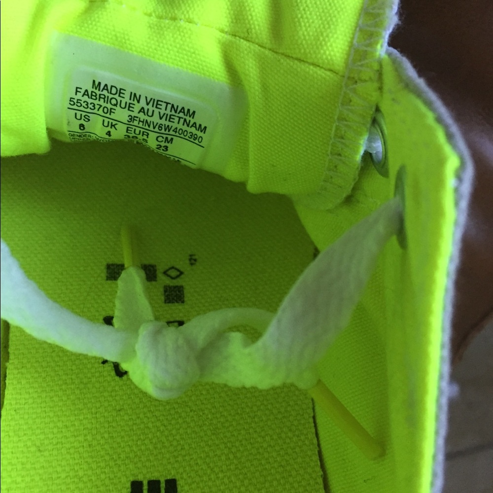 Women’s converse